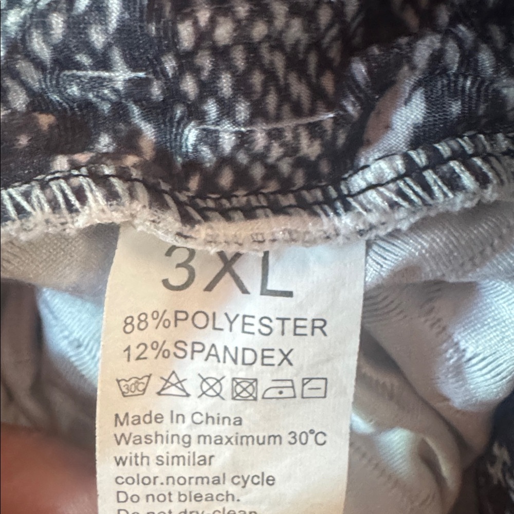 Boutique Women’s 3xl Snake Print Leggings - Grey & White Festival Pants Workout - Picture 3 of 5